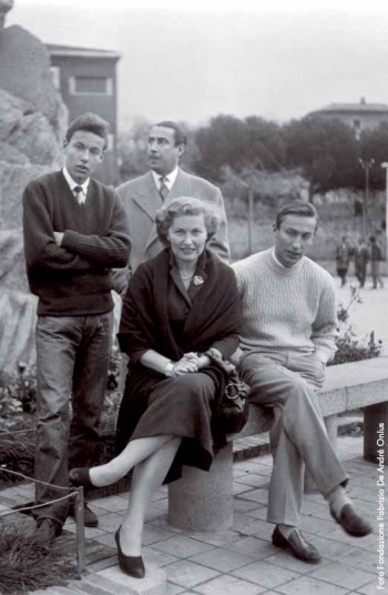 Fabrizio con i genitori e il fratello Mauro a Iglesias nel Natale 1955-56