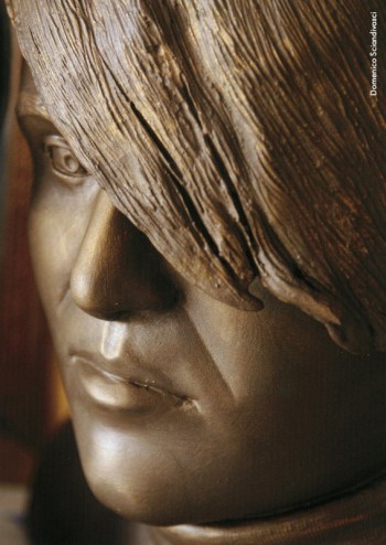 Domenico Sciandivasci, «L'aedo del '900», terracotta dipinta, 2008. Opera esposta nella mostra personale di scultura «Volti della memoria?»
